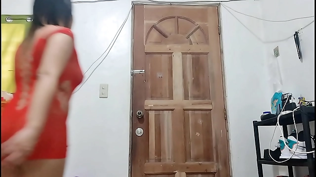 セクシーなピンの恋人と究極の至福を体験する