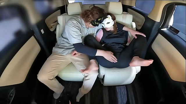 ナカダシに身をさらせ～恥ずかしい格好で魅惑的な女たち！