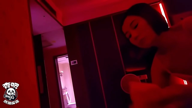 媚びないテクニシャンの一流の拳銃技術で、あなたの内なる誘惑を解き放とう！