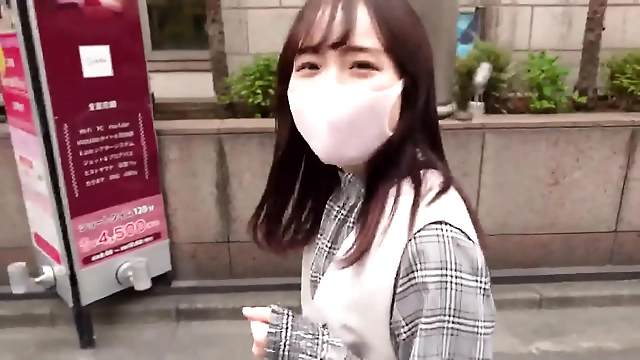 小さな女子大生とボーイフレンドのHOTなセックスの秘密がカメラに収められた！