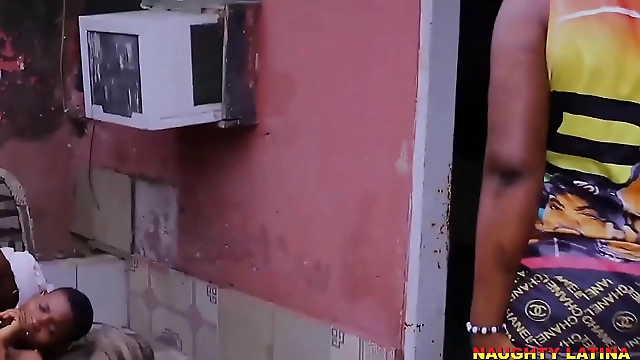 必見JAV動画～アフリカ人牧師の甘美な娘が、二人の教会員を蒸し暑い3Pに誘う