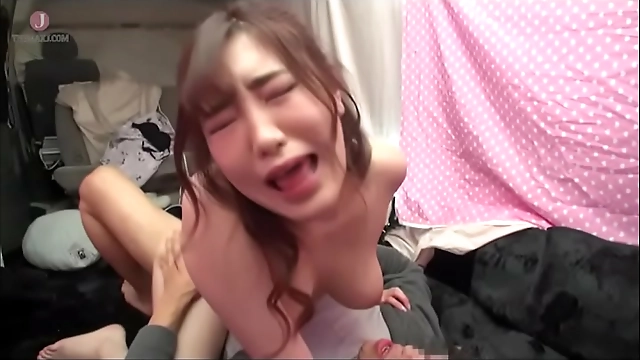 必見JAV！甘美な巨乳女子大生が無垢な男性処女を誘惑する