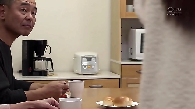 性欲旺盛な巨乳妻とのフタフタJAVシーンをご覧あれ！