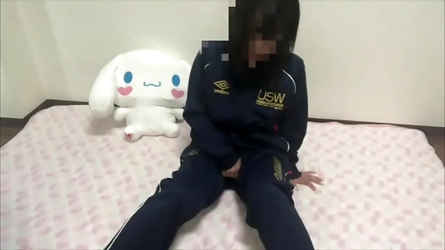 日本熟女監督のサッカーチーム・ファンタジー～汗臭い男の子のチンコを舐める