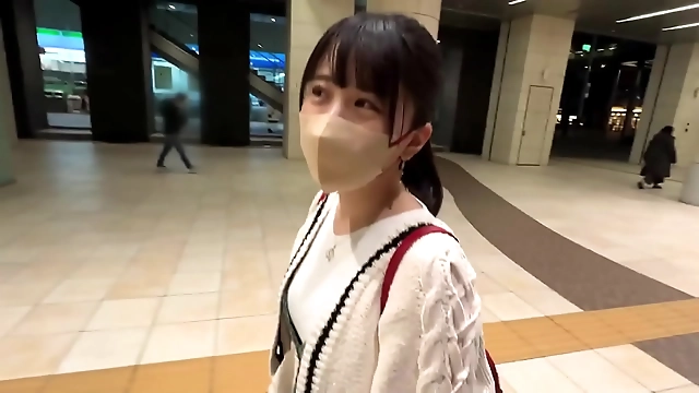 満足できない甘美な女子大生、ひなたと究極のラッシュを体験しよう！