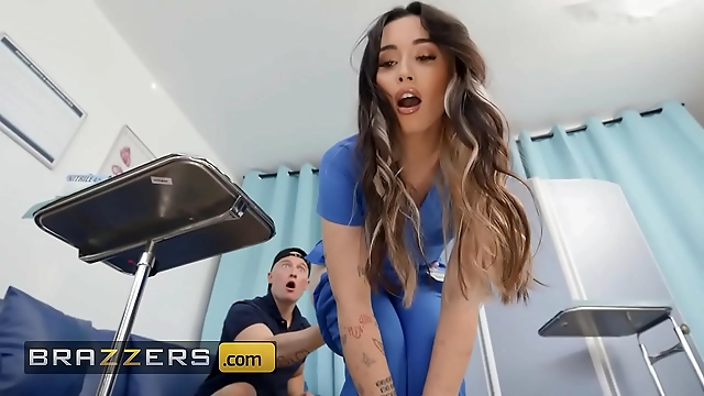 BRAZZERS～アリア・リー＆ルル・チュー、セクシーナース、ラッキーな患者を利用する！