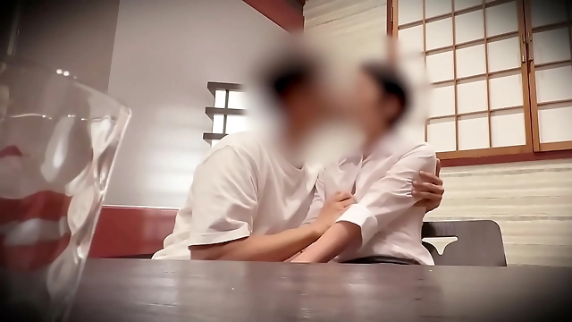 Caught on Camera ～エッチなOL、見知らぬ男との浮気で彼氏にお仕置きされる！彼女の反応をご覧あれ！