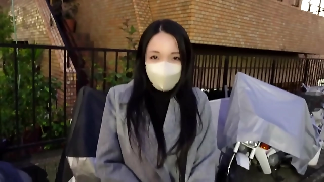 Hカップ・グラマラス・ビューティのセックス・マニアック・ライフの秘密を解き明かす！